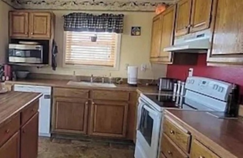 Whitehall Casa | Country living, 20 acres, Horses, Dogs, Family Fun