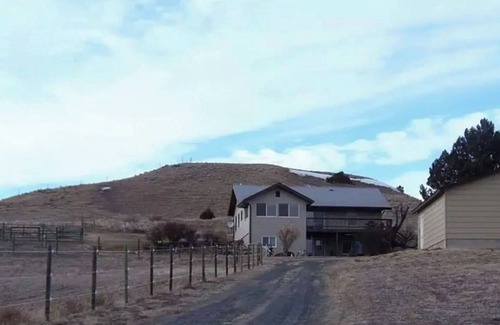Whitehall Casa | Country living, 20 acres, Horses, Dogs, Family Fun