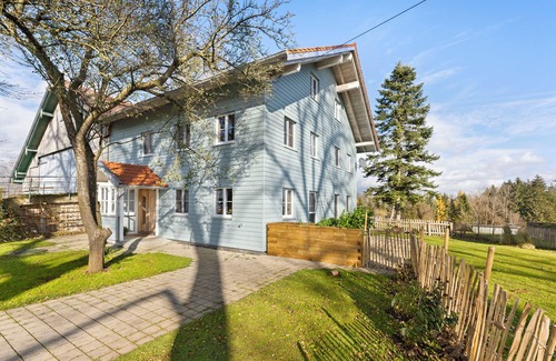 Altusried Apartamento | Country magic Allgäu. Idyllic Scandinavian-style apartment surrounded by nature.