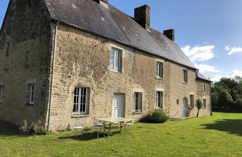 Picauville Casa | Country manor on the Cotentin peninsula historic sites marshes sea