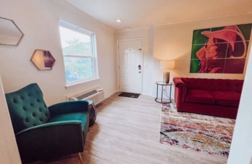 Music Row Condominio | Country Music Themed Condo Steps from Music Row