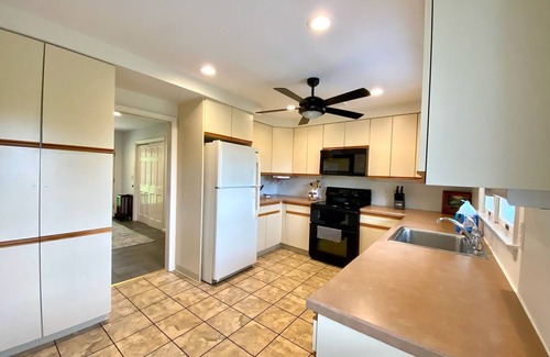 Warwick Casa | Country Paradise Getaway in New York with Pool & Hot Tub.