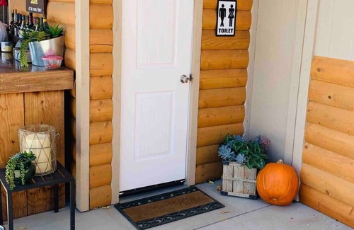 Woodland Apartamento | Country Poolhouse Retreat near SMF/UC Davis Campus