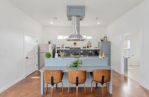 La Grange Casa | Country Retreat Near Downtown, Winery and Brewery