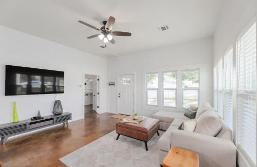 La Grange Casa | Country Retreat Near Downtown, Winery and Brewery