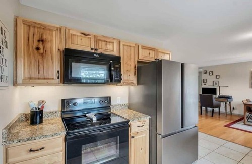 McEwen Casa | Country Retreat w/ Hot Tub on 20 Acres in Dickson