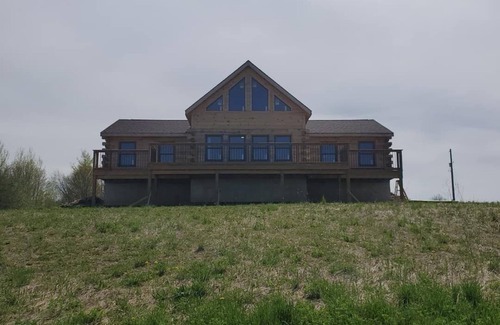 Arran-Elderslie Cabina | Country retreat with 50 acres on the Saugeen River.