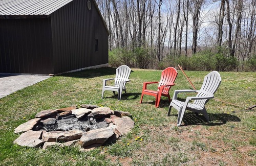 Meadow Bluff Casa | Country Roads Take Me Home near Lewisburg, WV