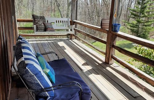 Meadow Bluff Casa | Country Roads Take Me Home near Lewisburg, WV