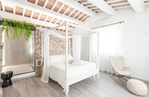 Sant'Andrea in Besanigo Casa | Country Rooms & Suite La Quercia