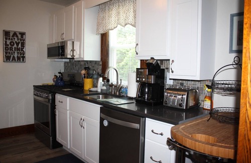 Booth Casa | Country Setting- menos de 2 millas al centro de Morgantown.