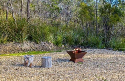 Margate Casa | Country-style Stunner - Bushland Peace & Privacy