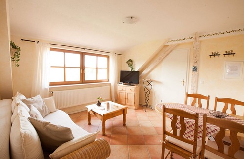 Seifhennersdorf Apartamento | Country-style vacation apartment | quiet location | in the blooming rose garden