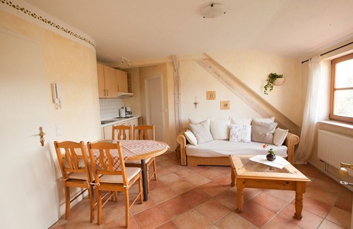 Seifhennersdorf Apartamento | Country-style vacation apartment | quiet location | in the blooming rose garden