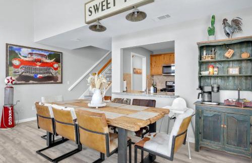 Canyon Lake Casa | Country Sunsets at Coddiwomple Cottages