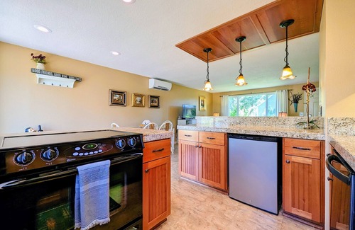 Carlton Casa | Country View Cottages, Stylish, Comfy, Uncorked Cottage Near Downtown Carlton