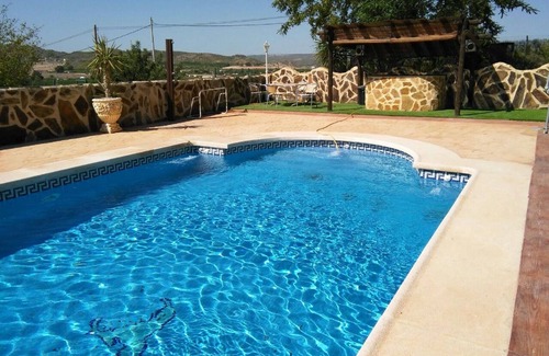 Santomera Casa | Casa rural de retiro con capacidad para 10 personas.