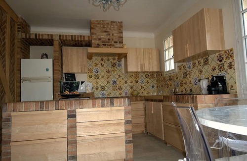 Monteux Villa | CHALET DE CAMPO, SOMBREADO, GRANDE TRANQUILO, RESTAURANTE, CERCA DEL VENTOUX