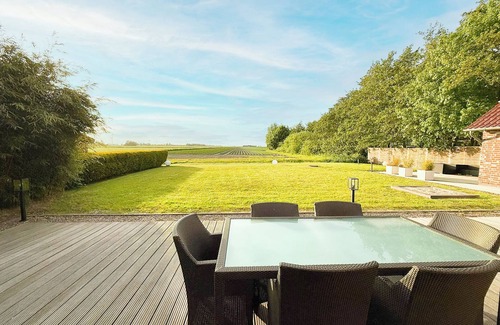 Neufunnixsiel Casa | Country villa with sauna, fireplace, distant views, spacious garden in Neufunnixsiel