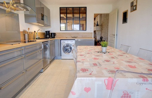 Champagne-et-Fontaine Casa | Countryside Stay: Gîte with Swimming Pool