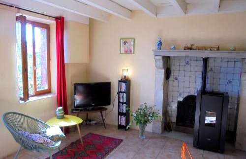 Saint-Julien-la-Genete Casa | Countryside Stay with your pets
