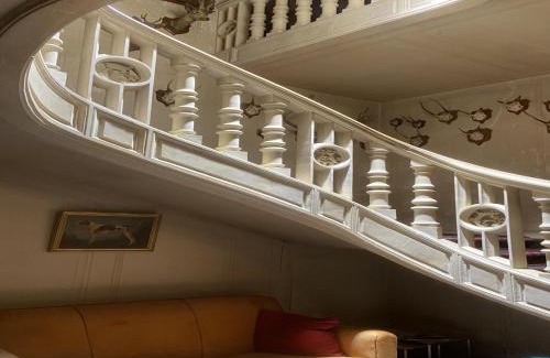 Maigne Casa | Countryside castle with Concierge Luxury
