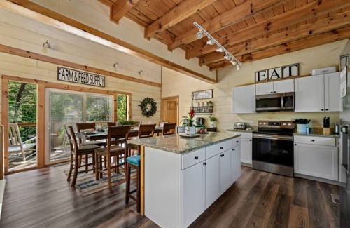 Sevierville Cabina | Countryside Comfort By Ghosal Luxury Lodging
