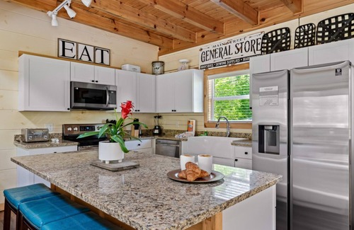 Sevierville Cabina | Countryside Comfort By Ghosal Luxury Lodging