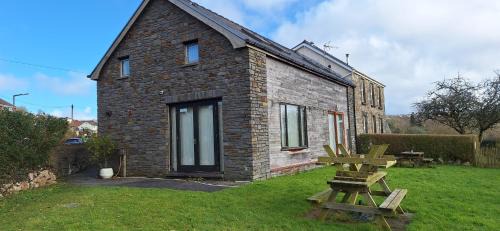Skewen Casa | Countryside Cottage in Swansea near Gower