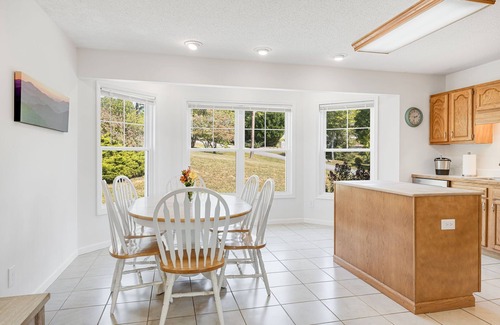 Alexander Casa | Countryside Escape 15 Mins to Downtown Asheville w/ Covered Wrap Around Porch!