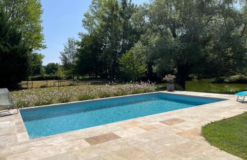 Rayet Casa | Countryside getaway family stay air-conditioned swimming pool