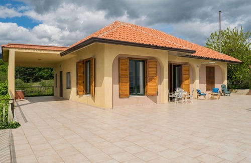 Adrano Casa | Countryside House on Etna Volcano