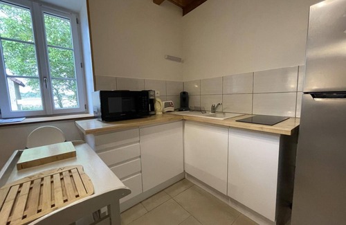 Rongeres Cabaña | Casa de Campo Renovada con Jardín, WiFi y Cerca de Servicios