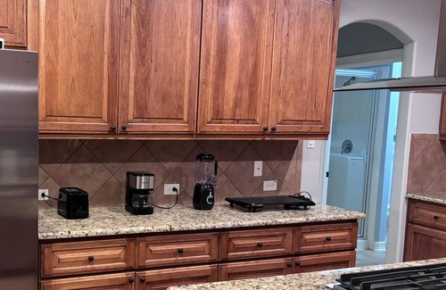 Sealy Otro | Countryside Serene Sunset Ranch: 50-acre luxury retreat, Hot tub, sleeps 10!