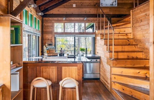 Beemerville Cabina | Couple's Retreat Lodge|Hot Tub| RiverViews|Tennis