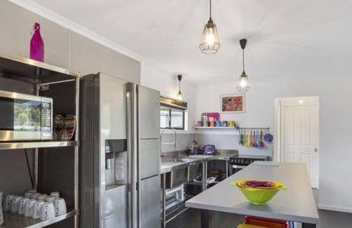 Orford Casa | Couples Coastal Holiday Home-close to beach, shop, park & boat ramp Orford