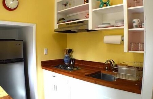 Solvang Casa | Couples Cottage l Steps to Downtown