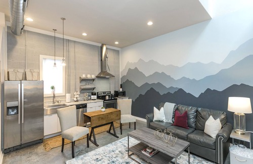 Chestnut Hill Condominio | LUXURY LOFT ROOFTOP PRIVADO MIN 2 HONK TONKS!