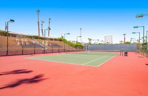 Cathedral City Apartamento | Couples' Golf Retreat-Palm Springs Area