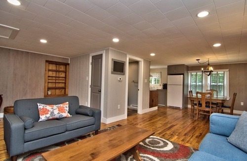 Cresco Cabina | Couples Paradise Historic 1944 Pocono Cabin on 2 acres stream on property.