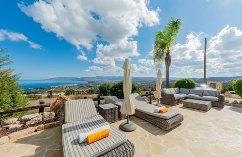Latchi Cabaña | Couples Retreat - a villa that sleeps 4 guests in 2 bedrooms