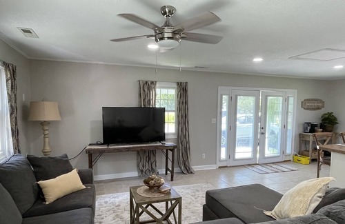 Core Creek Cabaña | Couples retreat! Enjoy this newly remodeled hidden gem.
