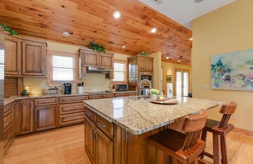 Council Casa | Couples Retreat on Bay Tree Lake