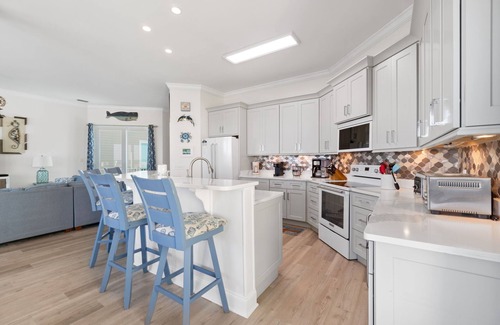 Southpointe Casa | Courageous Beach House-Beachfront-4BR-Pet Friendly-Pool