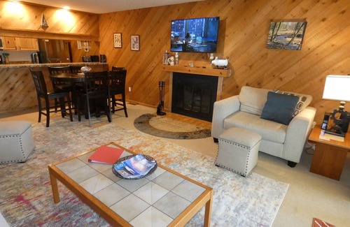 Bellaire Condominio | Courtside Condo at Summit