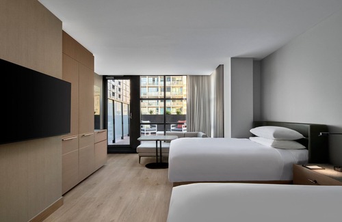 Melbourne Central Business District Hotel | Courtyard By Marriott Melbourne Flagstaff Gardens