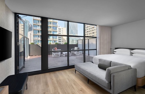 Melbourne Central Business District Hotel | Courtyard By Marriott Melbourne Flagstaff Gardens