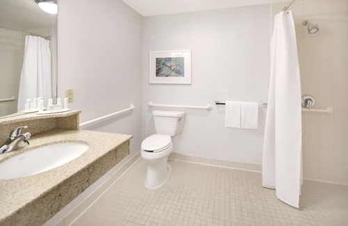 Addison Hotel | Courtyard by Marriott Addison Midway