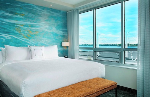 Erie Hotel | Courtyard by Marriott Erie Bayfront