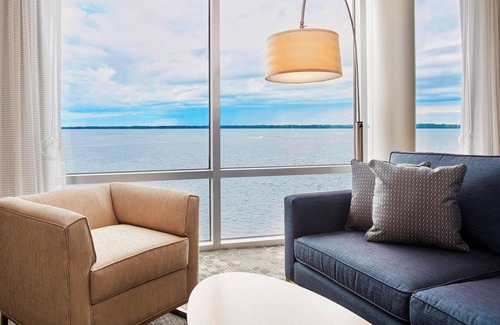 Erie Hotel | Courtyard by Marriott Erie Bayfront
